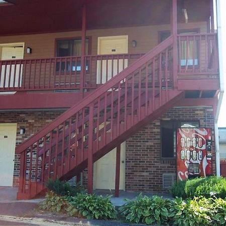 Naugatuck Motor Lodge Esterno foto